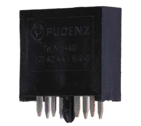 Flat fuse holder UNIVAL/normOTO - Housing: PA, printed circuit board - 2 x 4-pin